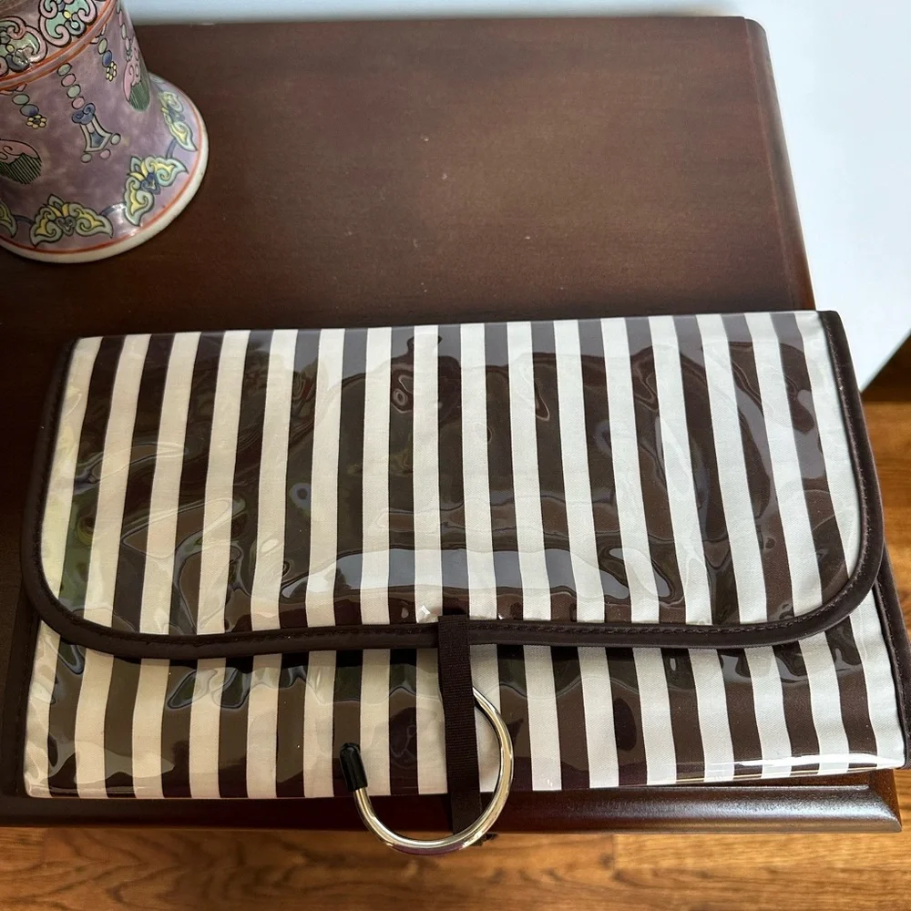 NWT Rare Henri Bendel Jewelry Roll in Iconic Brown/White Stripe Pattern